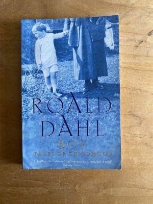 Boy, tales of childhood - Dahl, Roald (2w3)