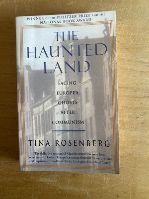 The haunted land - Rosenberg, Tina (2x9)
