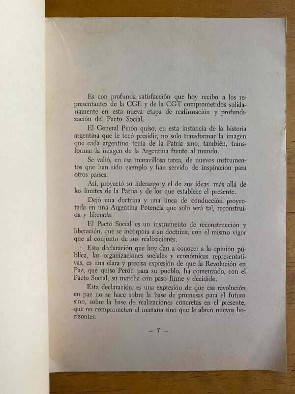La Señora Presidente Habla A Los sig- Martinez De Peron (j1) - Image 3
