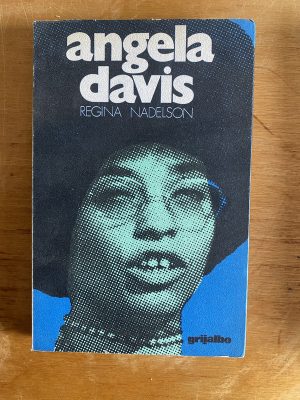 Angela Davis - Nadelson, Regina (2z2)